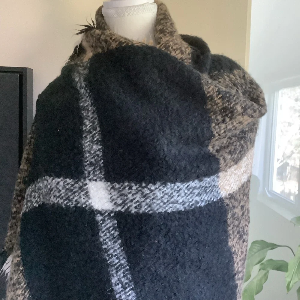 Tan/Black/White Color Block/Plaid Wrap/Shawl